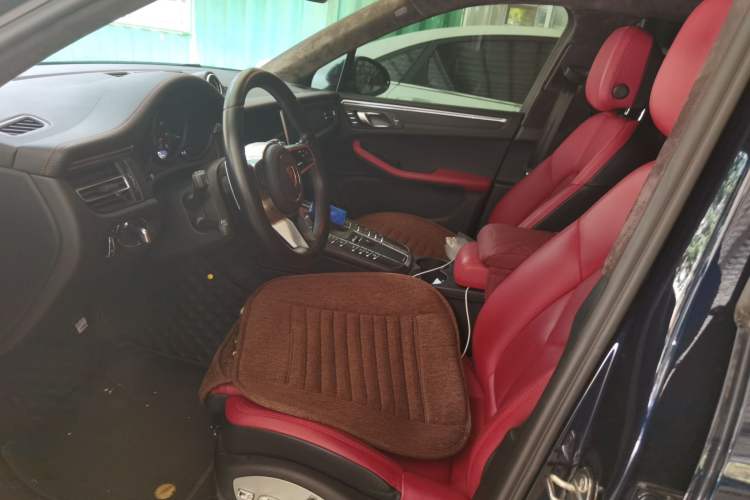 Used Porsche Macan 2021 Macan 2.0T Left Front Seat