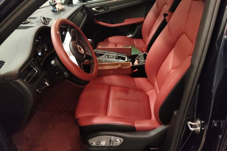 Used Porsche Macan 2021 Macan 2.0T Left Front Seat