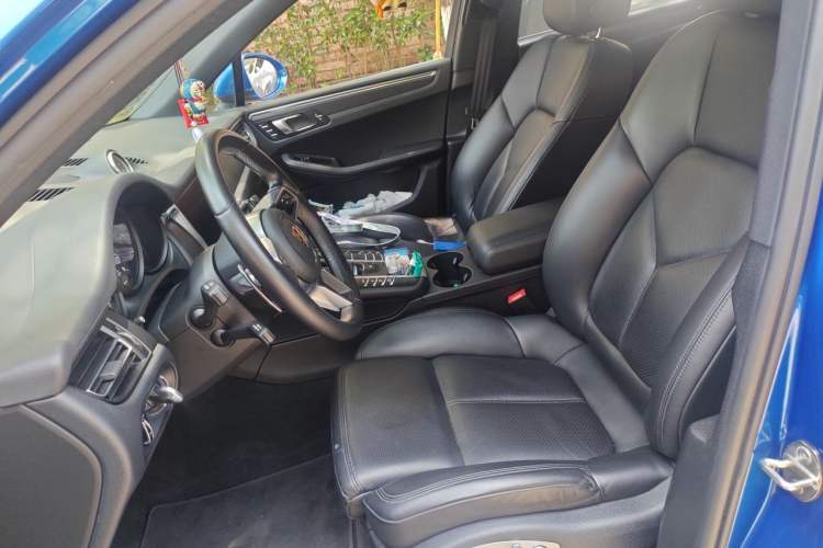 Used Porsche Macan 2021 Macan 2.0T Left Front Seat