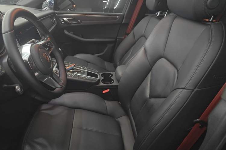 Used Porsche Macan 2021 Macan 2.0T Left Front Seat