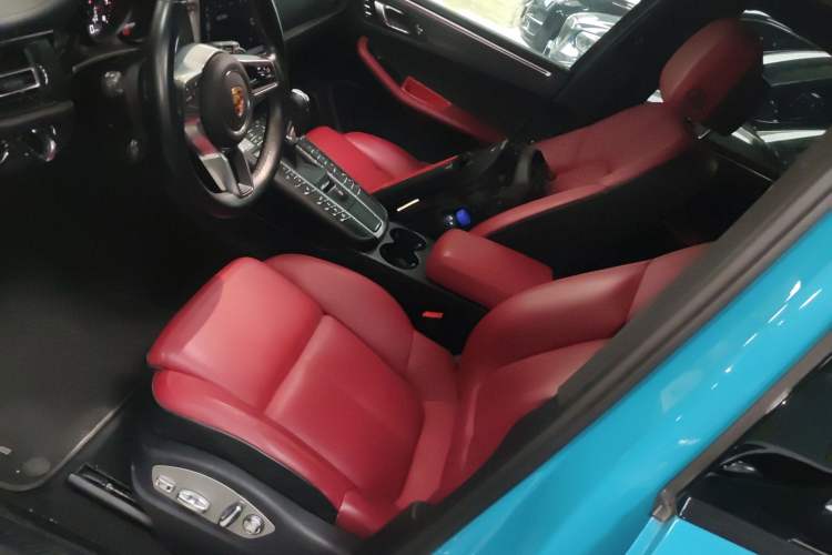 Used Porsche Macan 2021 Macan 2.0T Left Front Seat