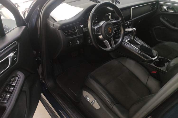 Used Porsche Macan 2021 Macan 2.0T Left Front Seat