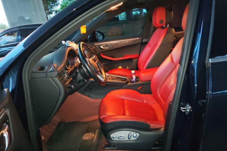 Used Porsche Macan 2021 Macan 2.0T Left Front Seat