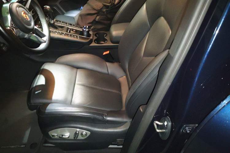 Used Porsche Macan 2021 Macan 2.0T Left Front Seat