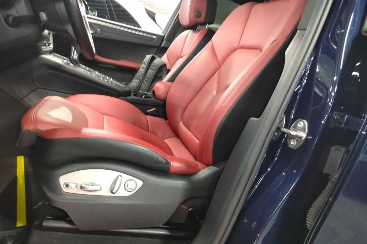 Used Porsche Macan 2021 Macan 2.0T Left Front Seat
