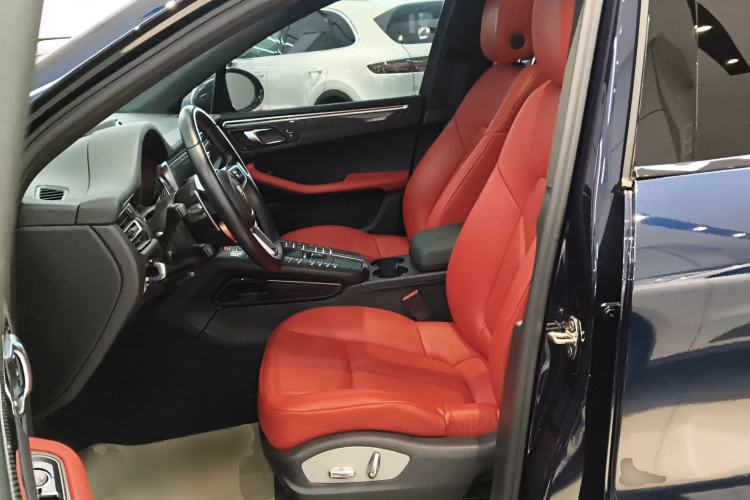 Used Porsche Macan 2021 Macan 2.0T Left Front Seat