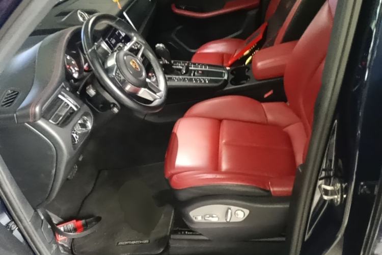 Used Porsche Macan 2021 Macan 2.0T Left Front Seat