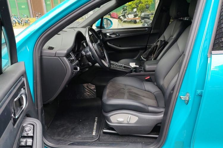 Used Porsche Macan 2021 Macan 2.0T Left Front Seat