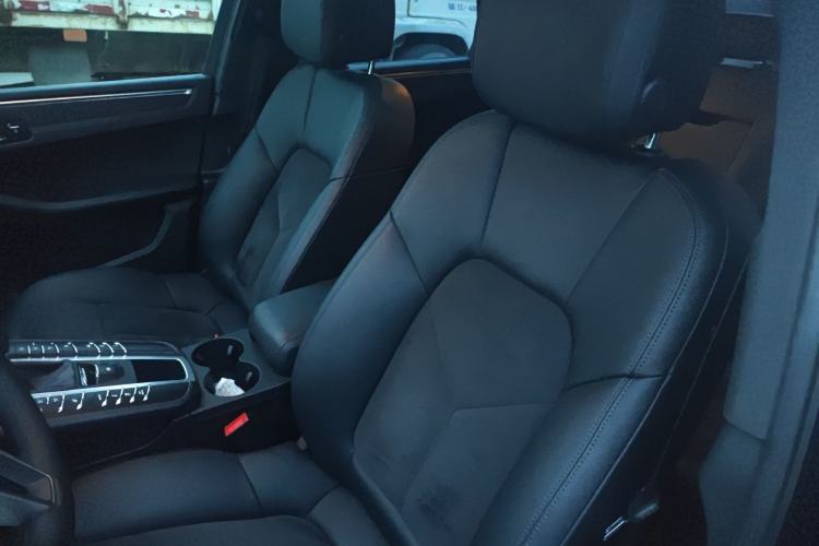 Used Porsche Macan 2021 Macan 2.0T Left Front Seat