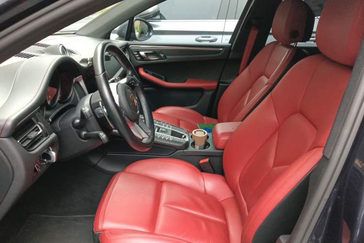 Used Porsche Macan 2021 Macan 2.0T Left Front Seat
