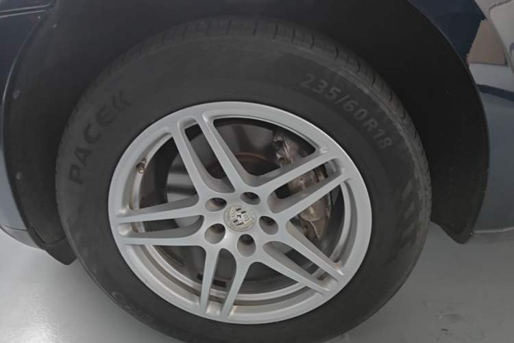 Used Porsche Macan 2021 Macan 2.0T Left Front Wheel Hub