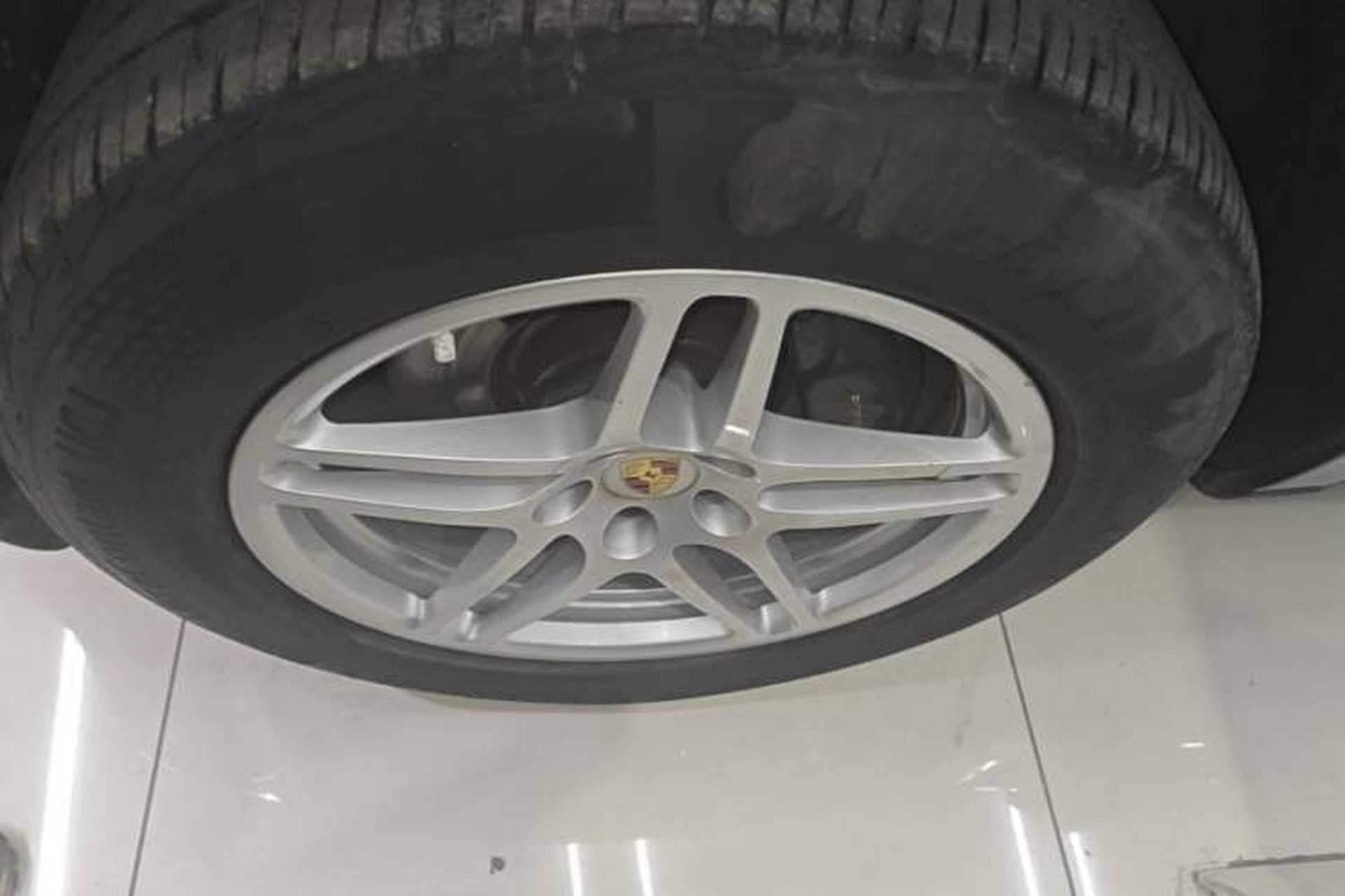 Used Porsche Macan 2021 Macan 2.0T Left Front Wheel Hub