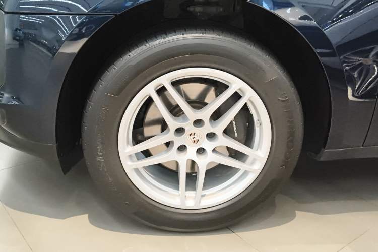 Used Porsche Macan 2021 Macan 2.0T Left Front Wheel Hub