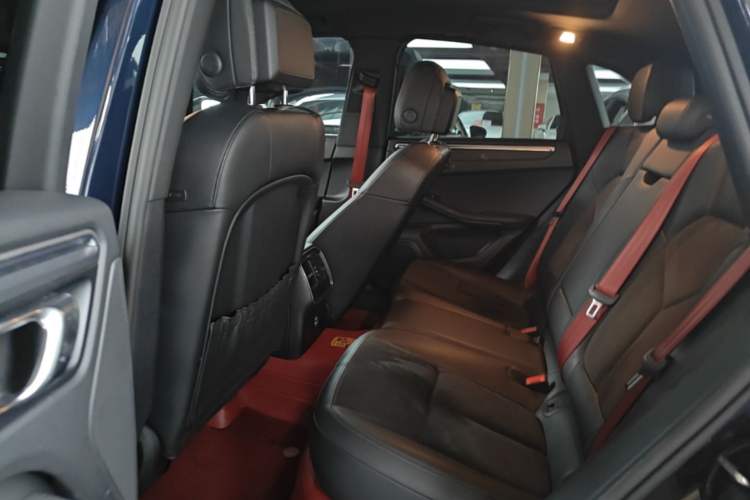 Used Porsche Macan 2021 Macan 2.0T Left Rear Seat