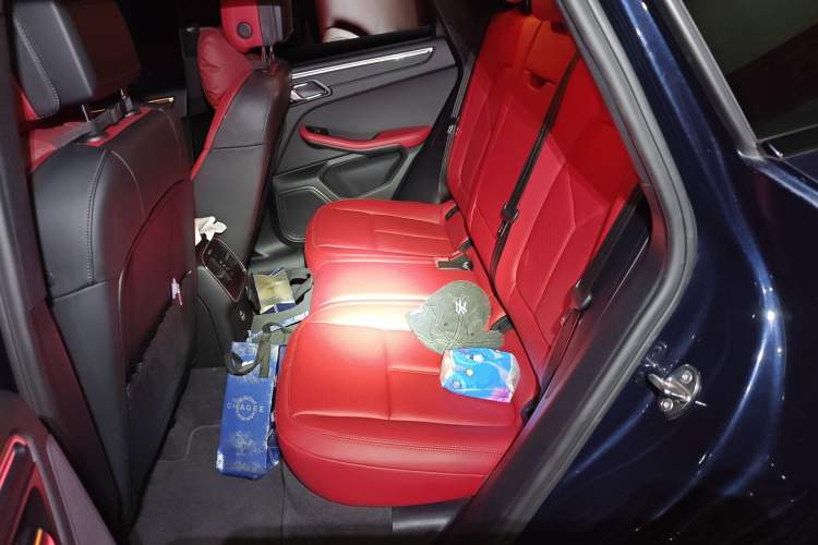 Used Porsche Macan 2021 Macan 2.0T Left Rear Seat