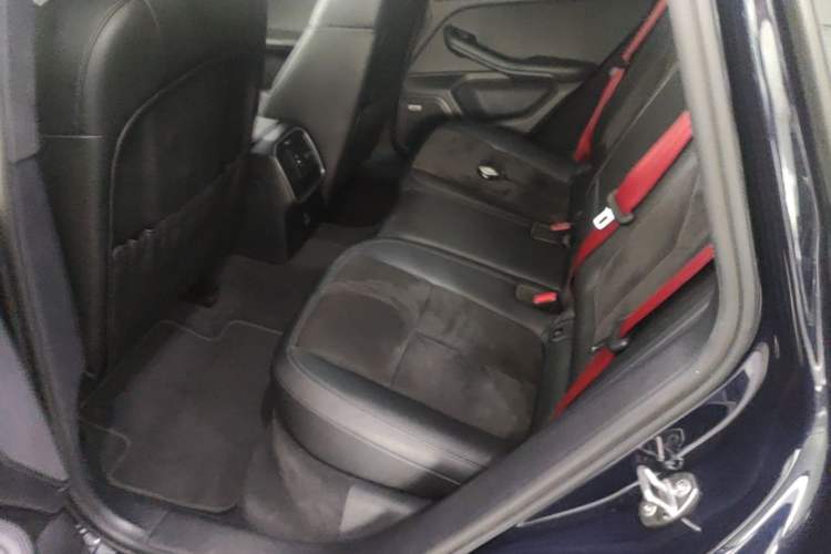 Used Porsche Macan 2021 Macan 2.0T Left Rear Seat