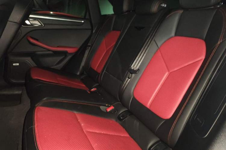 Used Porsche Macan 2021 Macan 2.0T Left Rear Seat