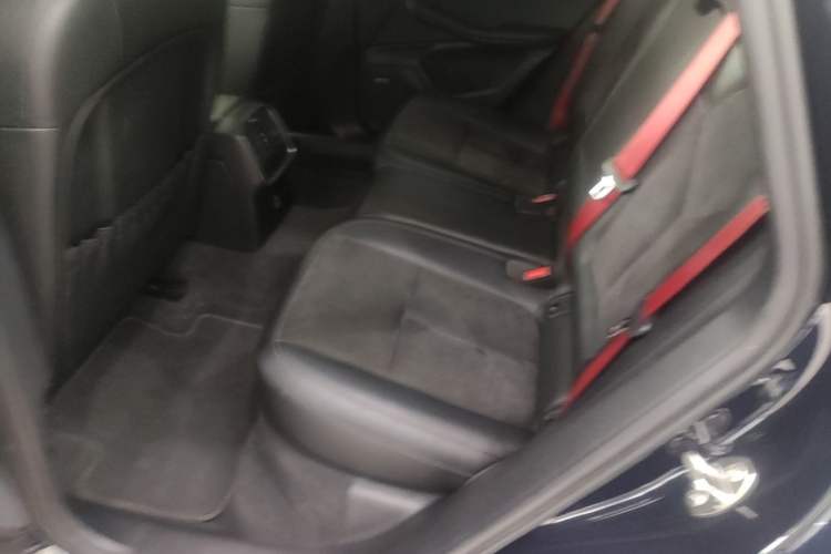 Used Porsche Macan 2021 Macan 2.0T Left Rear Seat