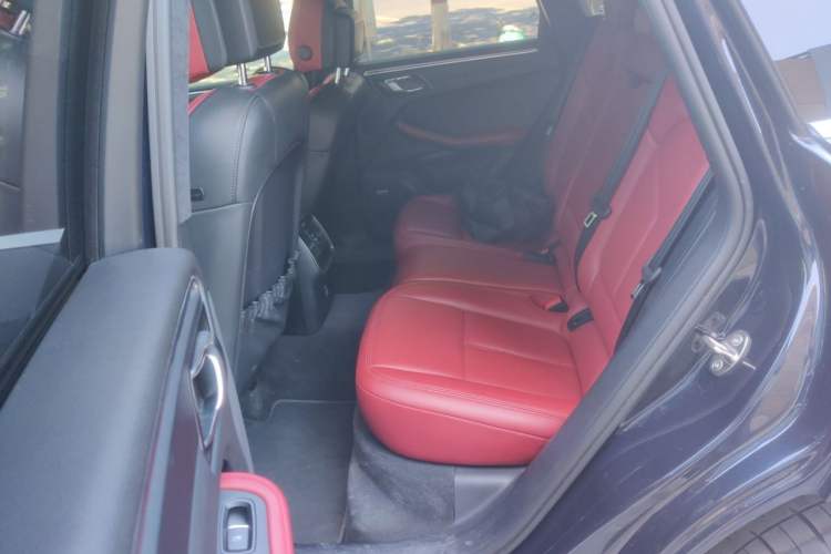 Used Porsche Macan 2021 Macan 2.0T Left Rear Seat