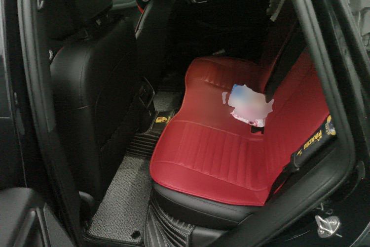Used Porsche Macan 2021 Macan 2.0T Left Rear Seat