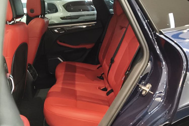 Used Porsche Macan 2021 Macan 2.0T Left Rear Seat