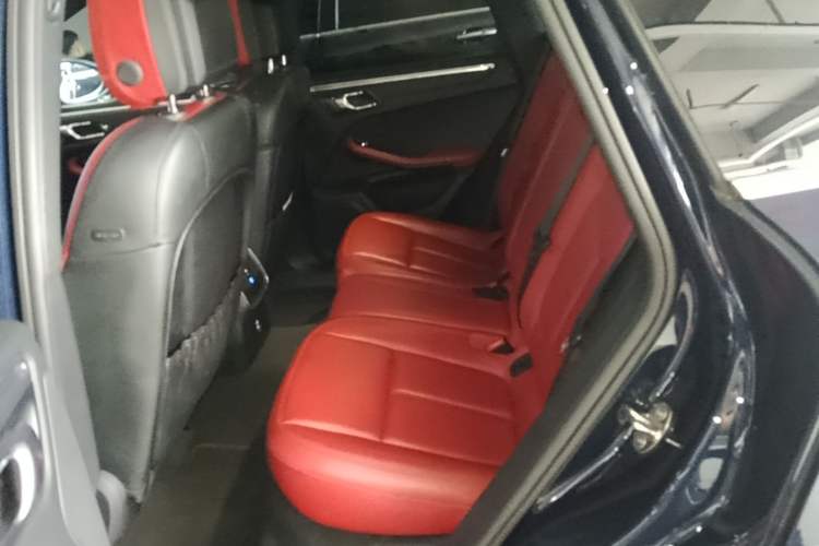 Used Porsche Macan 2021 Macan 2.0T Left Rear Seat