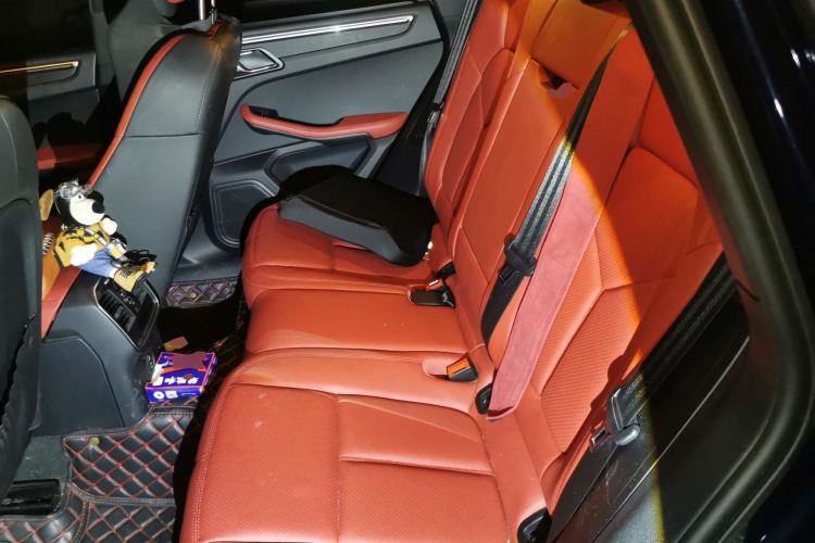 Used Porsche Macan 2021 Macan 2.0T Left Rear Seat