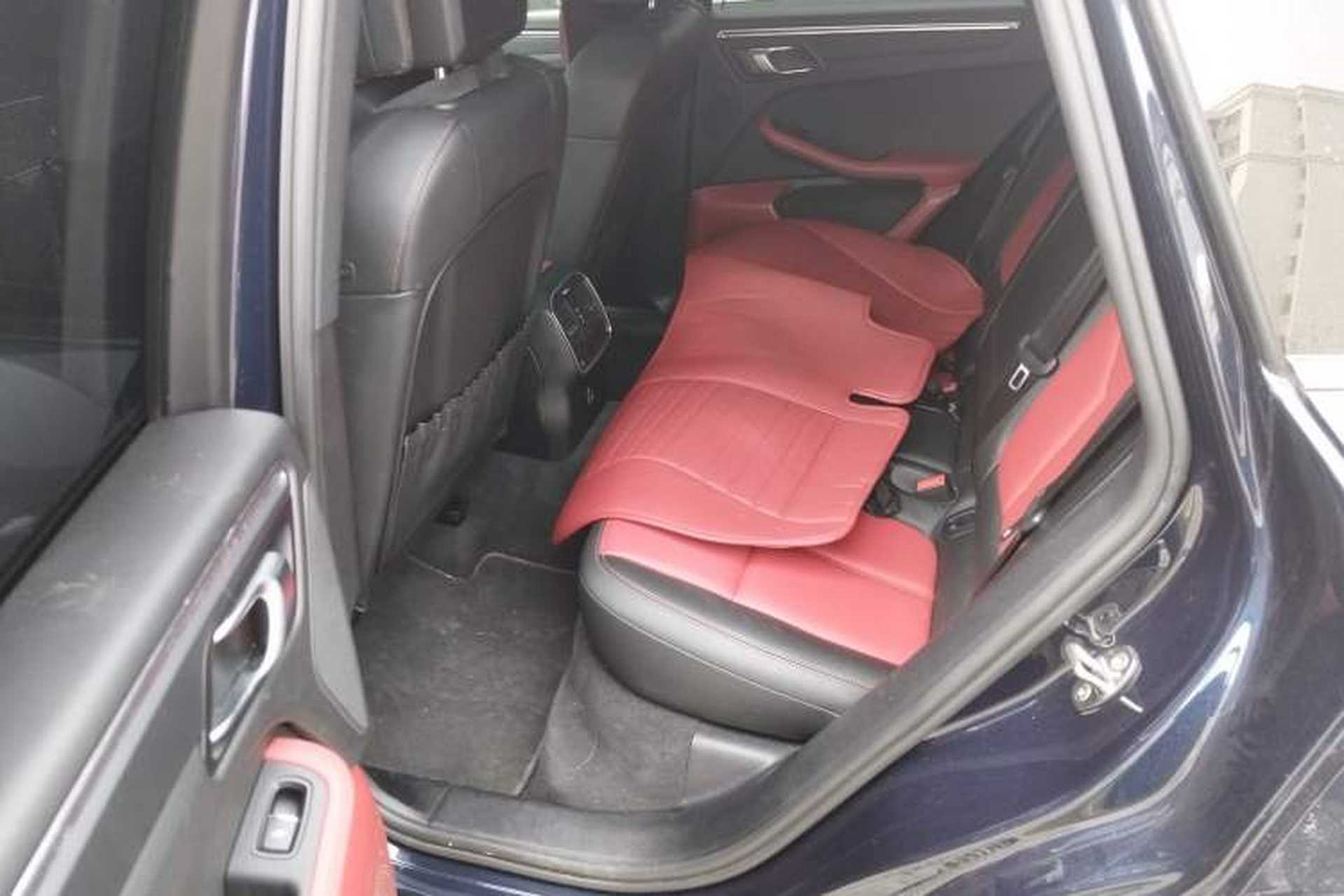 Used Porsche Macan 2021 Macan 2.0T Left Rear Seat