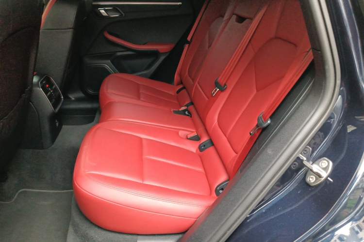 Used Porsche Macan 2021 Macan 2.0T Left Rear Seat