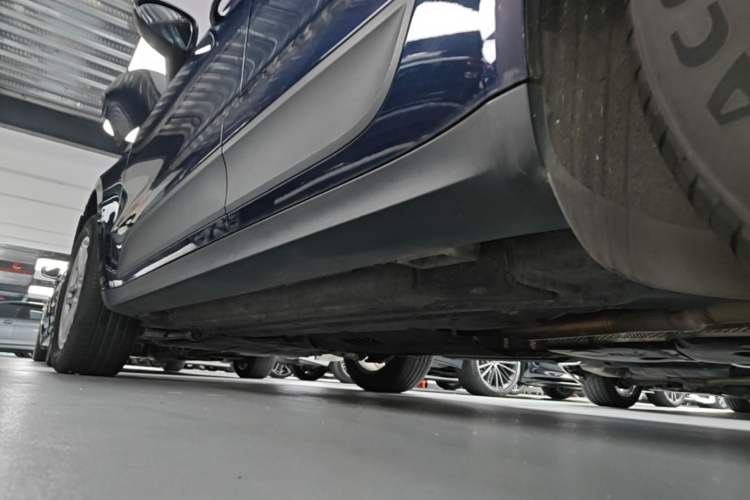 Used Porsche Macan 2021 Macan 2.0T Left Side Sill