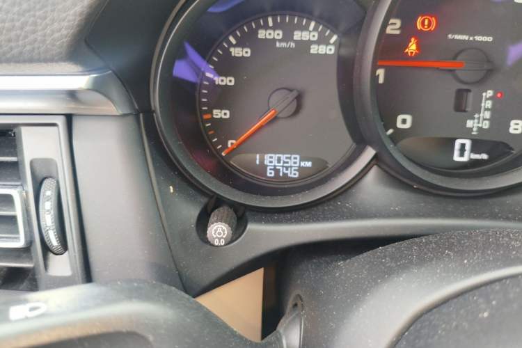 Used Porsche Macan 2021 Macan 2.0T Odometer Close Up