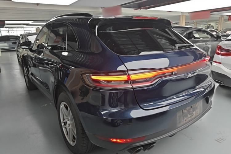Used Porsche Macan 2021 Macan 2.0T Rear Left 45 Deg