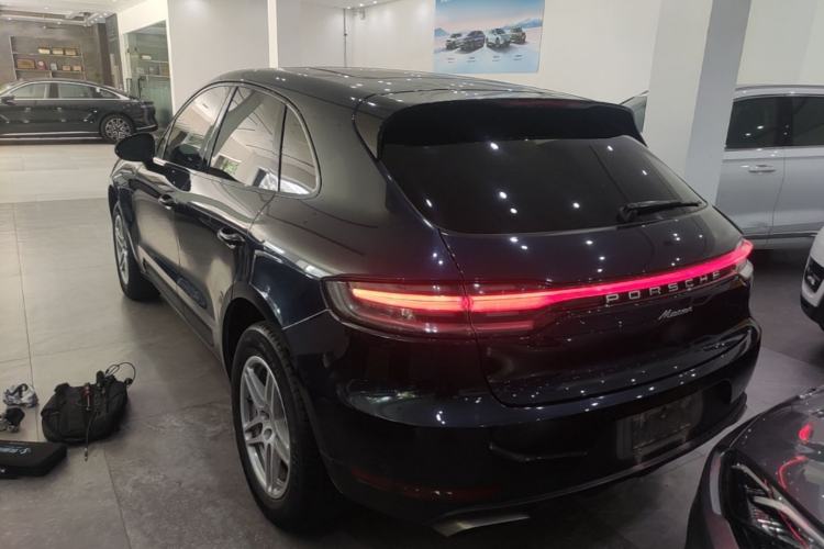 Used Porsche Macan 2021 Macan 2.0T Rear Left 45 Deg