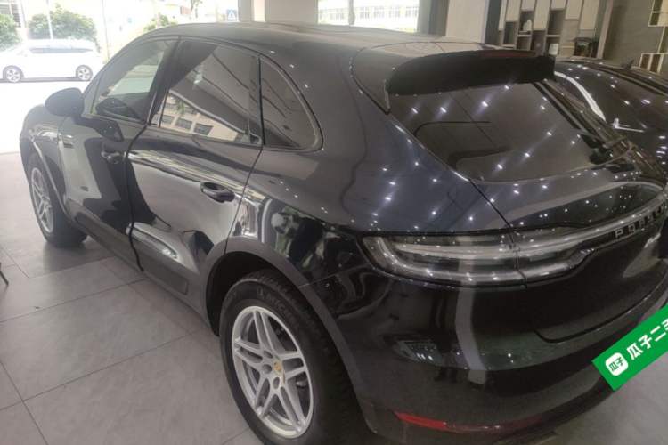 Used Porsche Macan 2021 Macan 2.0T Rear Left 45 Deg