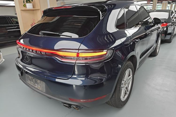 Used Porsche Macan 2021 Macan 2.0T Rear Right 45 Deg