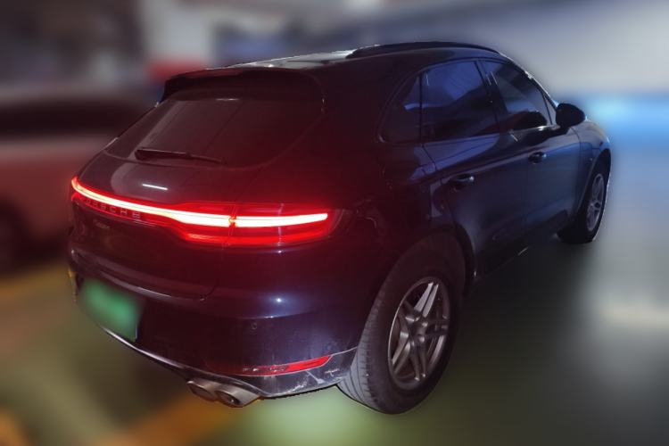 Used Porsche Macan 2021 Macan 2.0T Rear Right 45 Deg