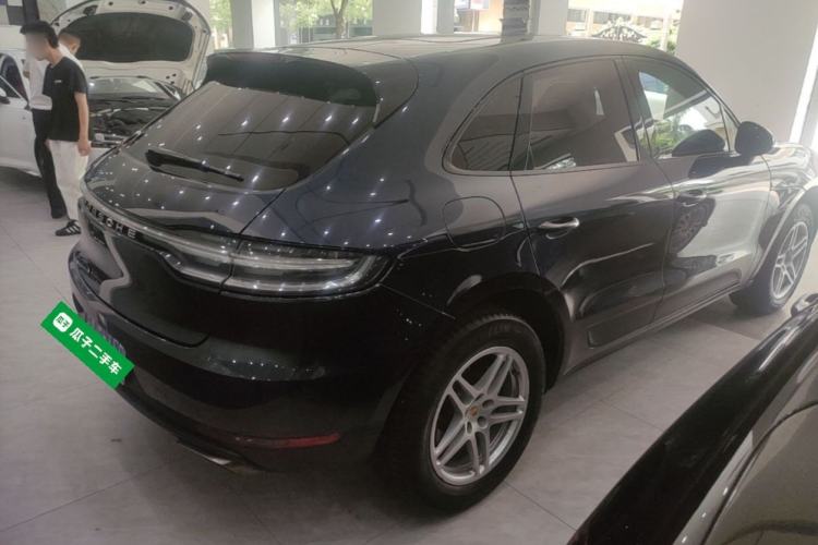 Used Porsche Macan 2021 Macan 2.0T Rear Right 45 Deg