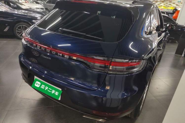 Used Porsche Macan 2021 Macan 2.0T Rear Right 45 Deg