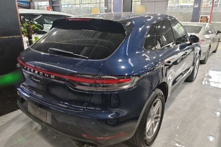Used Porsche Macan 2021 Macan 2.0T Rear Right 45 Deg