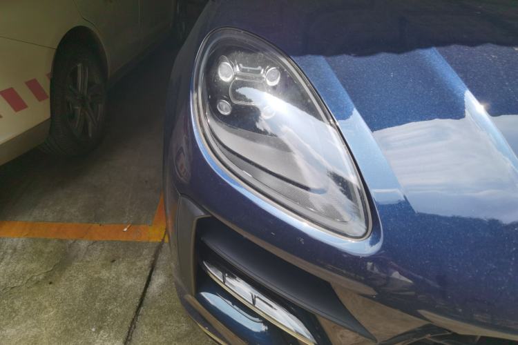 Used Porsche Macan 2021 Macan 2.0T Right Front Headlight