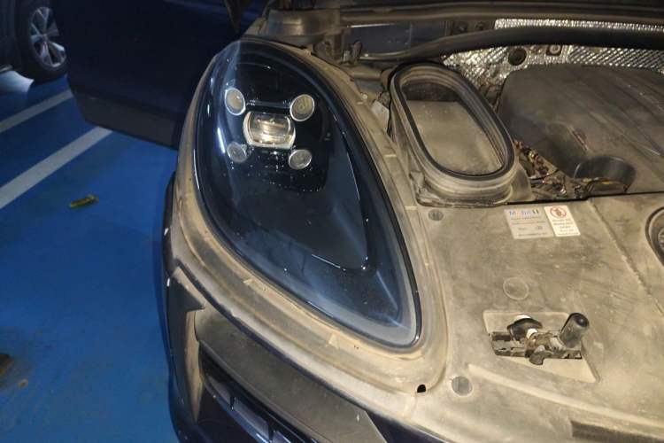 Used Porsche Macan 2021 Macan 2.0T Right Front Headlight