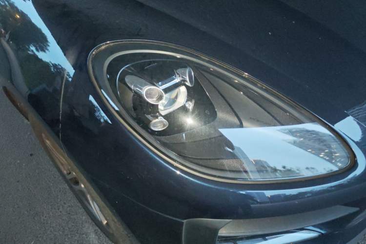 Used Porsche Macan 2021 Macan 2.0T Right Front Headlight