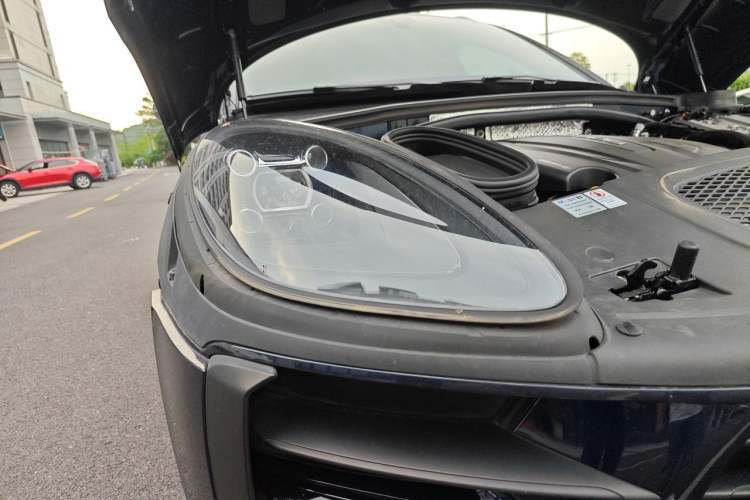Used Porsche Macan 2021 Macan 2.0T Right Front Headlight
