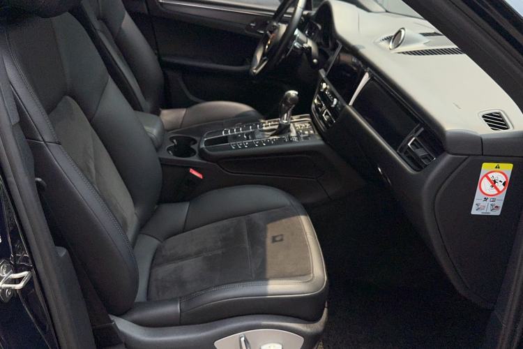 Used Porsche Macan 2021 Macan 2.0T Right Front Seat