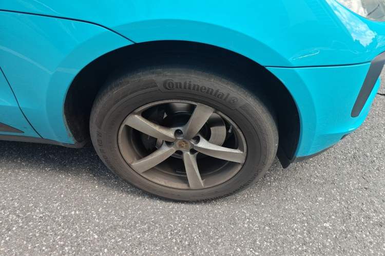 Used Porsche Macan 2021 Macan 2.0T Right Front Wheel Hub