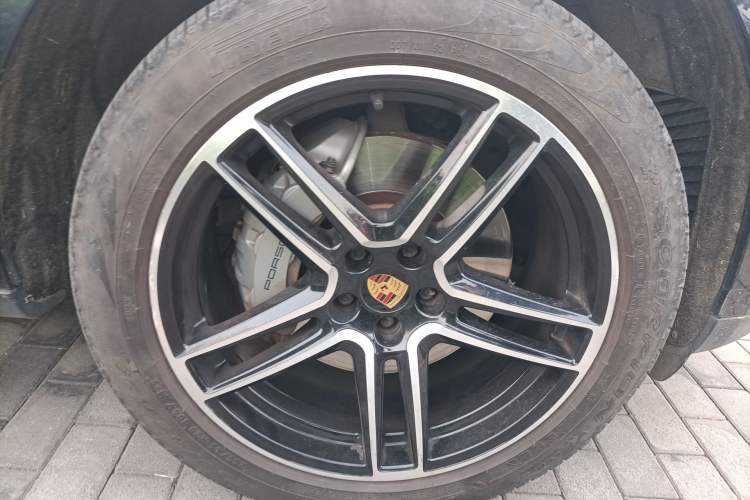 Used Porsche Macan 2021 Macan S 3.0T Right Front Wheel Hub