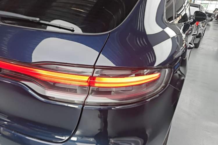 Used Porsche Macan 2021 Macan 2.0T Right Rear Taillight
