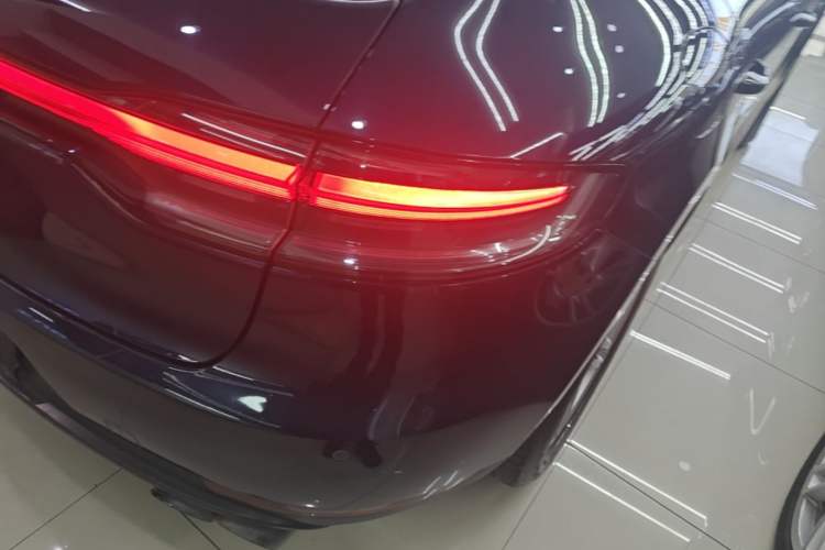 Used Porsche Macan 2021 Macan 2.0T Right Rear Taillight