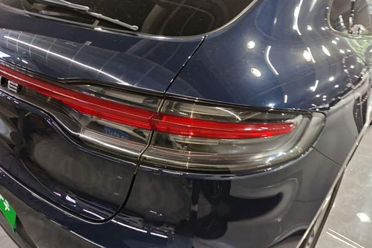 Used Porsche Macan 2021 Macan 2.0T Right Rear Taillight