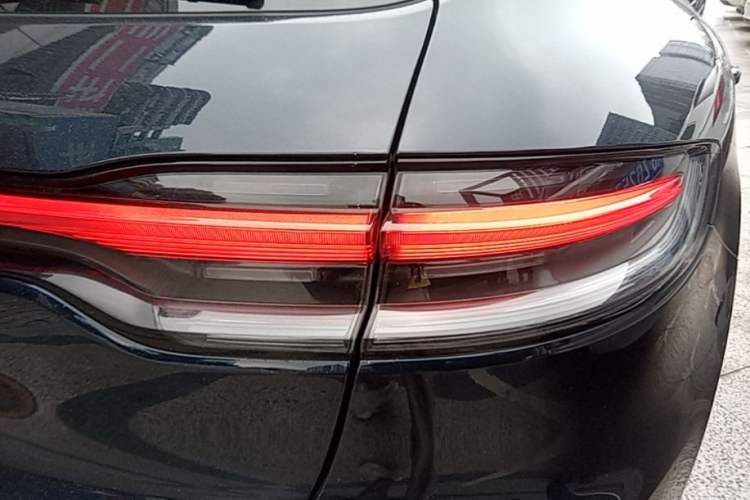 Used Porsche Macan 2021 Macan 2.0T Right Rear Taillight